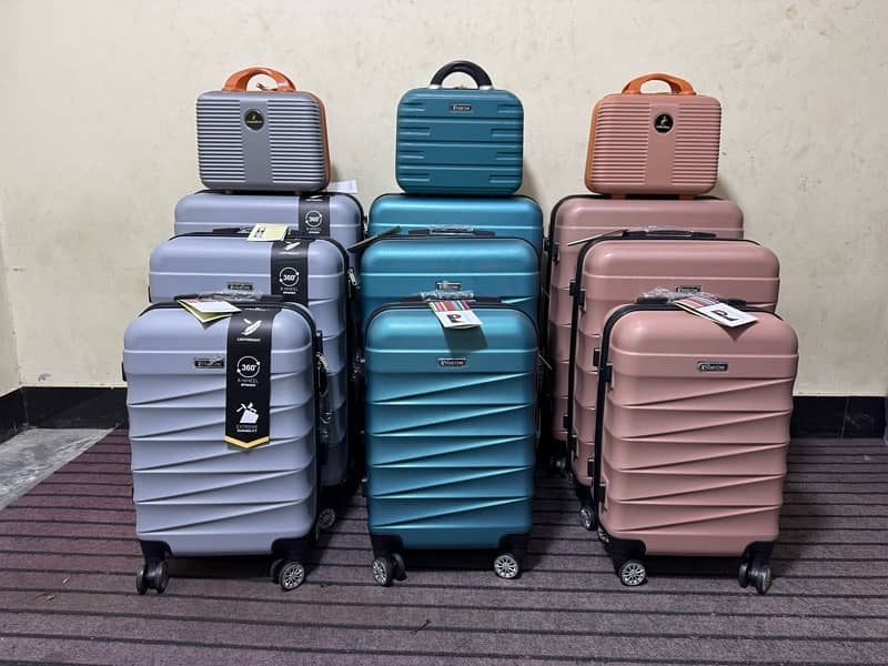 Luggage bags/ travel suitcases/ trolley bags/ travel trolley/ attachi 1