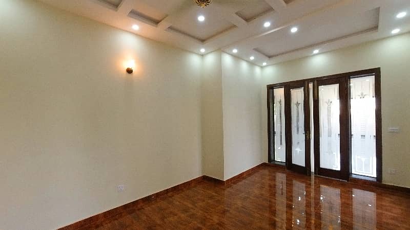 Corner 10 Marla House In Central Formanites Housing Scheme For Sale 9