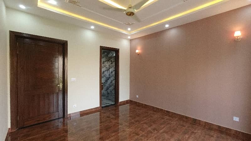 Corner 10 Marla House In Central Formanites Housing Scheme For Sale 20