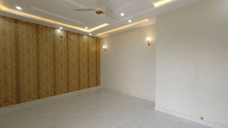 Corner 10 Marla House In Central Formanites Housing Scheme For Sale 24