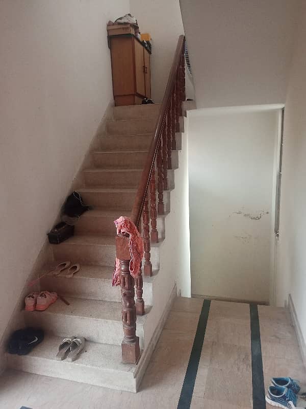 12 marla owner built house for sale in G1 block Johar town Lahore near Doctor hospital 21