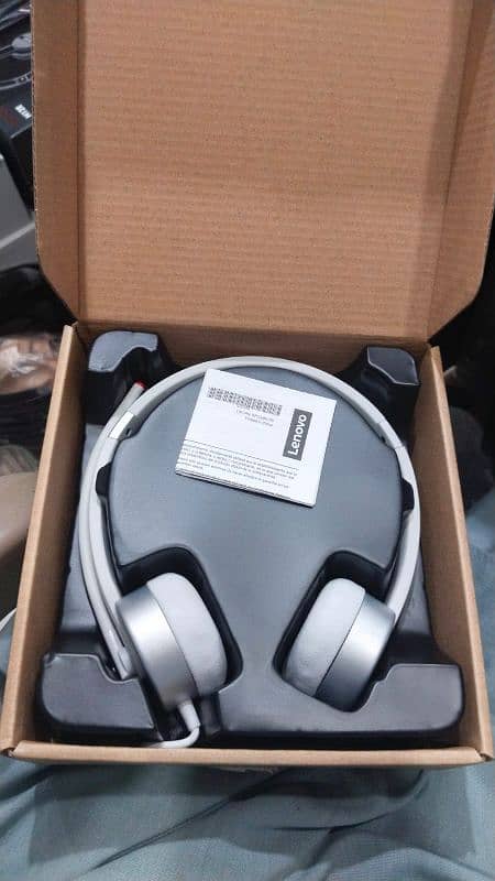 Lenovo 100 Stereo Analog Headset, 3.5mm, 180° Boom Microphone 3