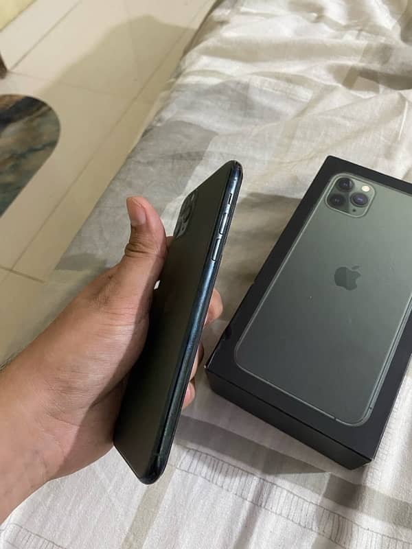 Iphone 11 pro max PTA Approved 3