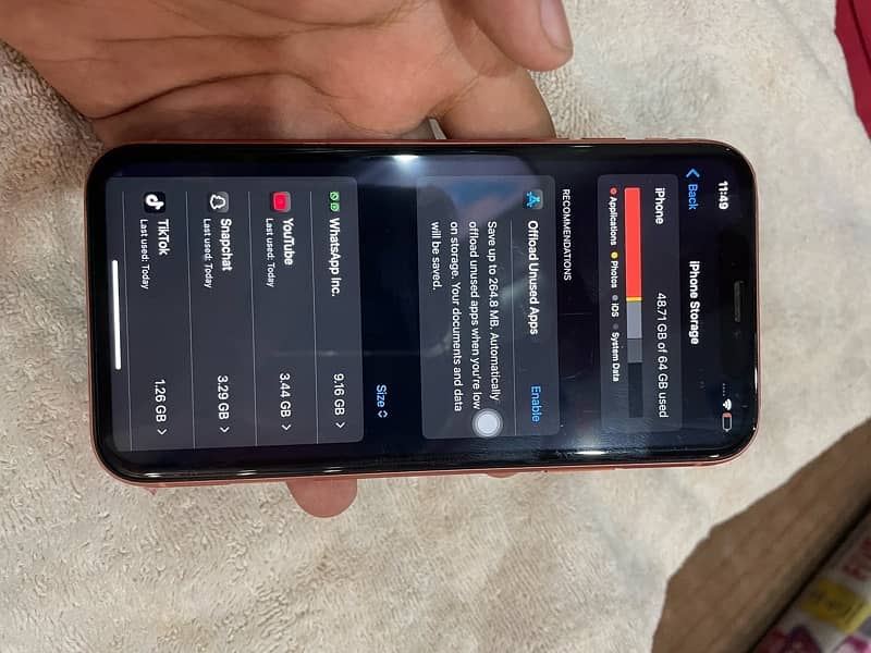 iPhone XR 64gb factory unlock 5