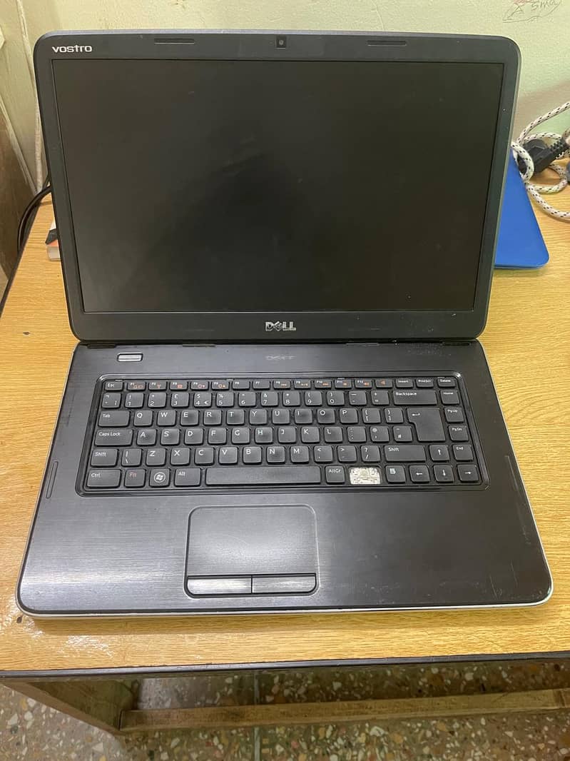 Dell Vistro 1540 Laptop 0