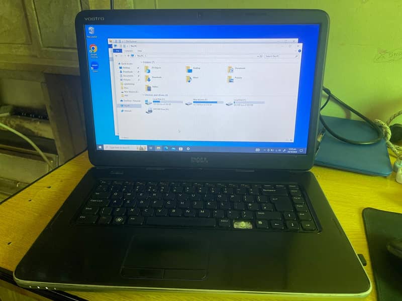 Dell Vistro 1540 Laptop 1