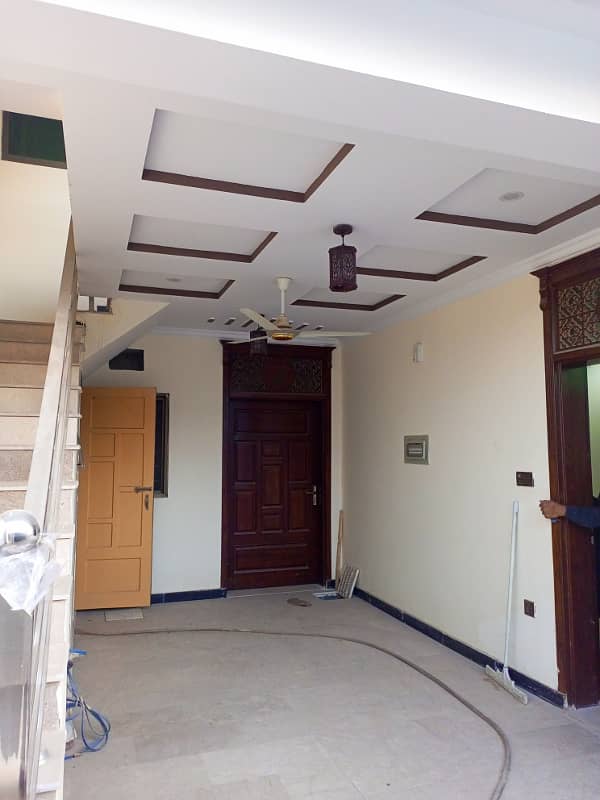 Upper portion house for rent. Location Usman block near haji gani street. 7