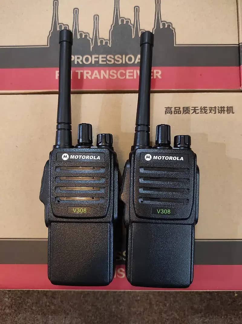 Motorola A8 Dual Band Walkie talkie (2Pcs) two way radios Mag1, 5Watt 2