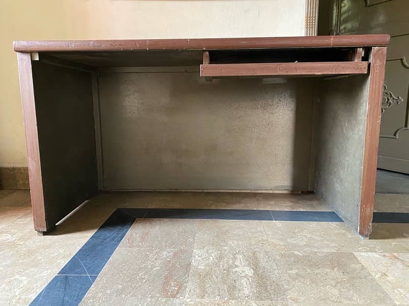 Wooden Study/Office Table in Good Condition 1