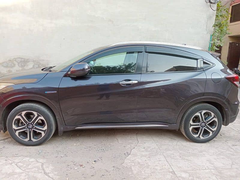 Honda Vezel 2016 1