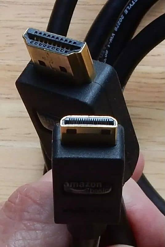 HDMI to mini HDMI cable 6fts length 2pcs (RS. 1200) 3