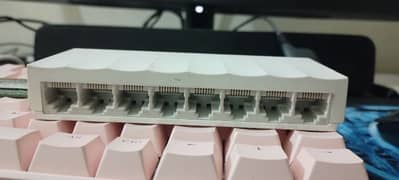 8-Port 10/100/1000Mbps Desktop Switch