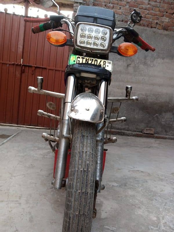 honda 125 2018 model orignal tankey taapy avalible hen new condition 2