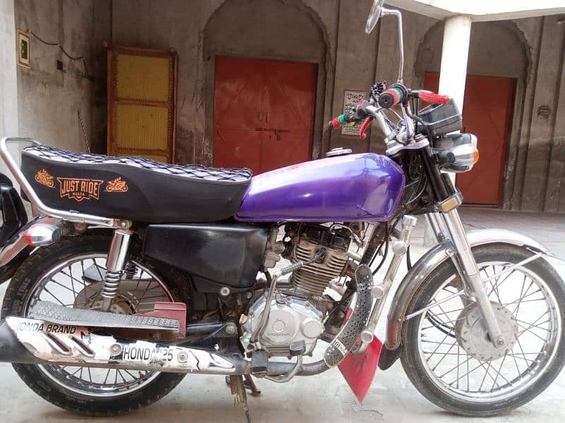 honda 125 2018 model orignal tankey taapy avalible hen new condition 6