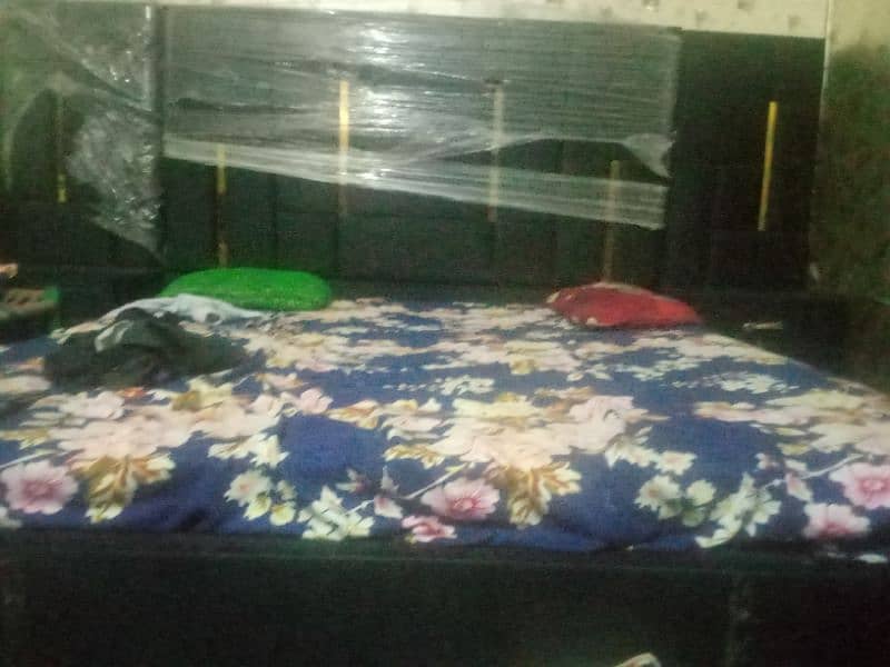 Bed Set Black Valvot  2month used only billkul fresh h 1