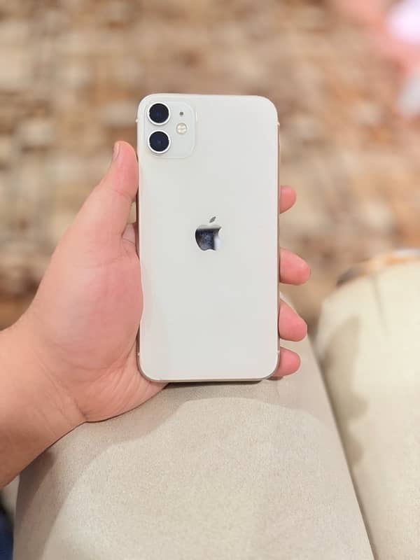 IPHONE 11 128Gb PTA Approved Complete box White 3