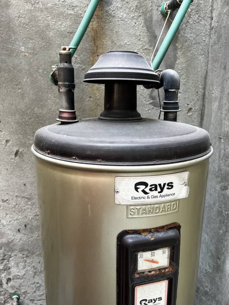 Geyser for sale  Perfect Condition 4