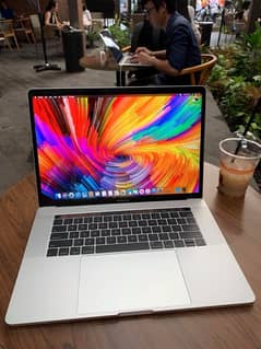 Macbook PRO 2019 Corei9 4gb graphics