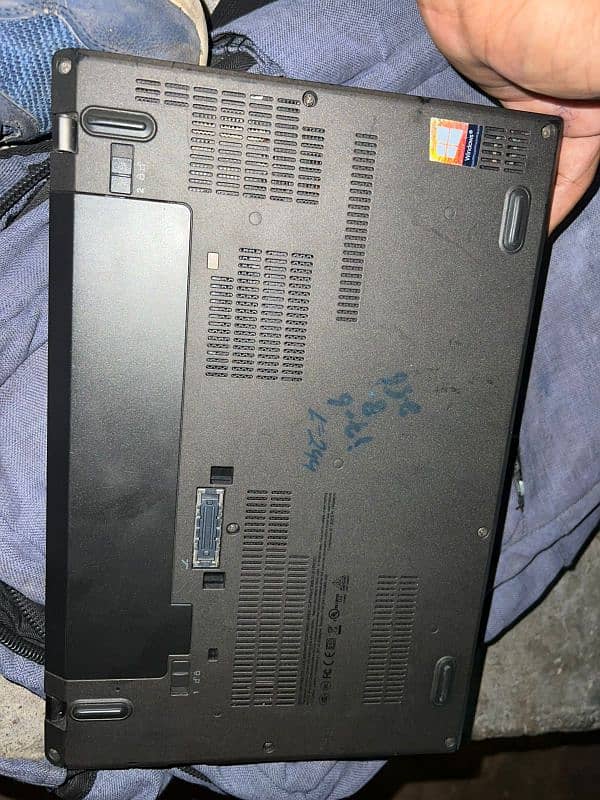 Core i7 Lenovo 8GB RAM & 256GB SSD 4