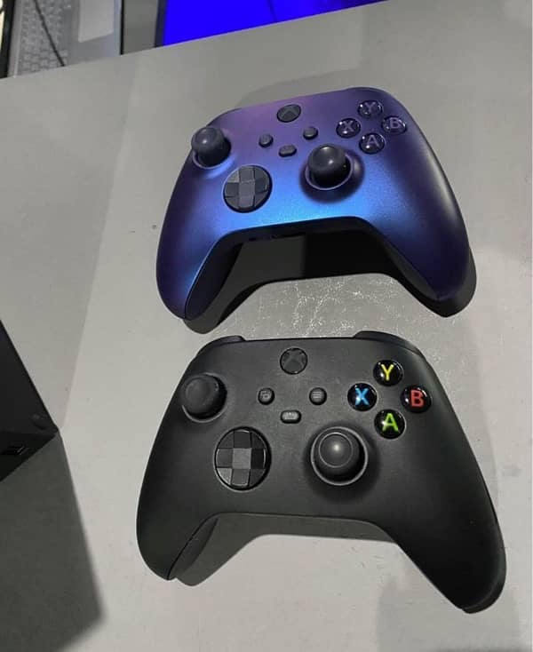 xbox series x 1tb 2 controllers 3