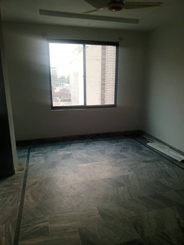 Sapret flat available for rent Model town phs 1 1