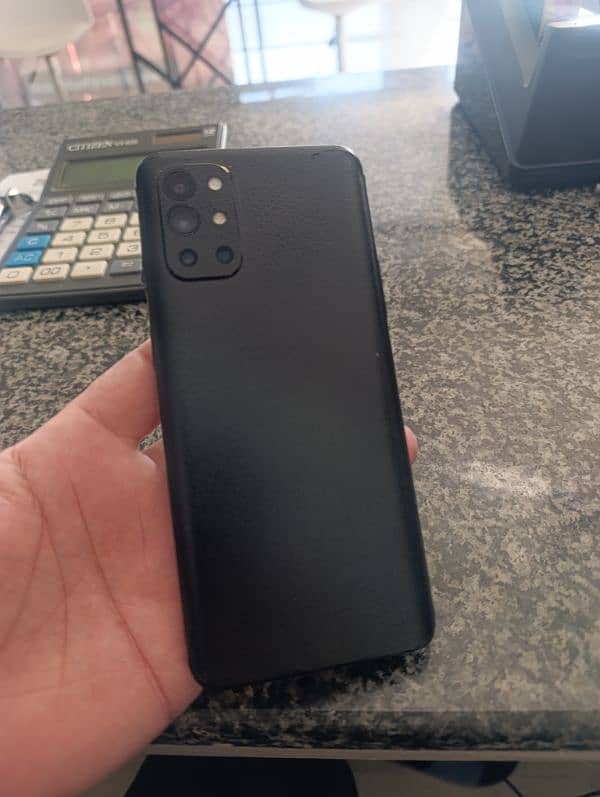 OnePlus 9r 12 256 4