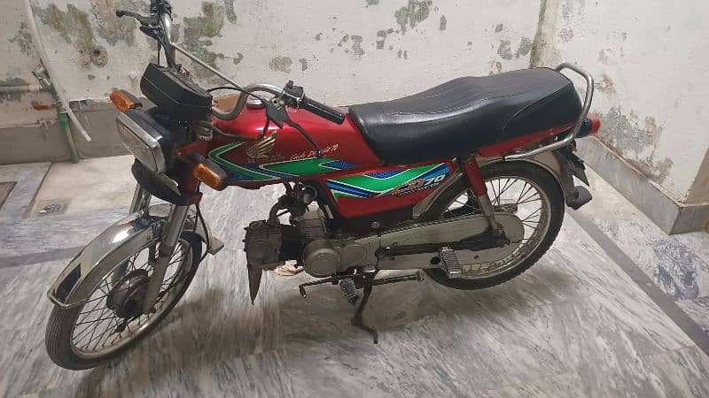 Honda CD70 Genion 3