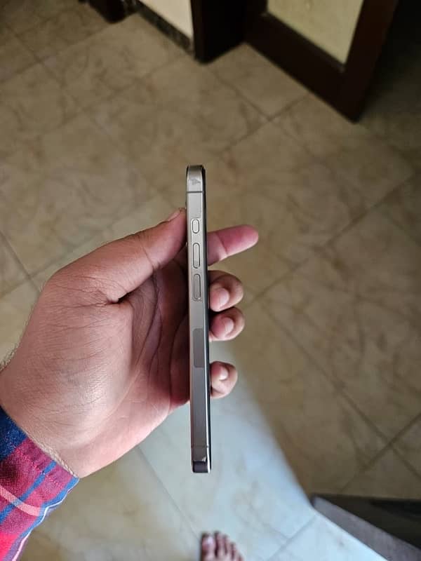 iphone 15 pro jv 128Gb Natural Titanium 2