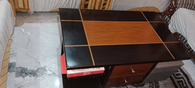 Table Hai Good Condition Mai 0