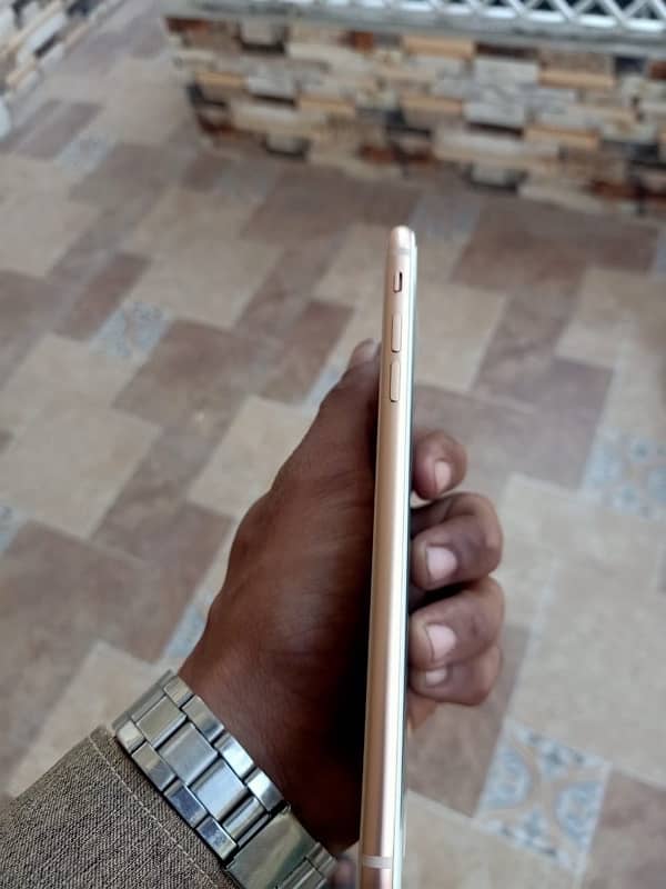 iphone 8 plus 64gb 10/10 condition pta aproved 1