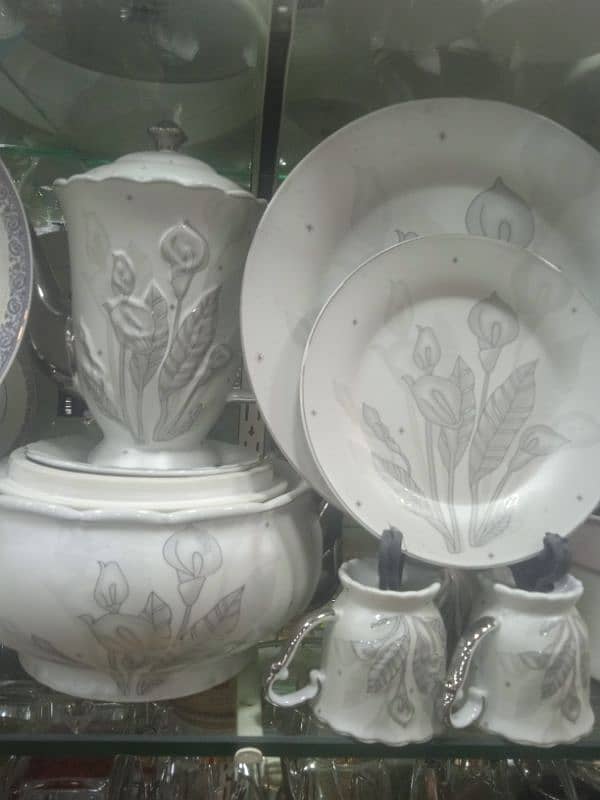 72 PCs bone china dinner set 0