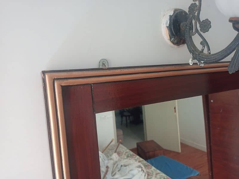 DRESSING TABLE & MIRROR FOR SALE 3