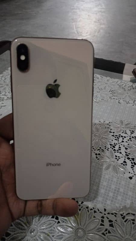 iPhone XS Max 1