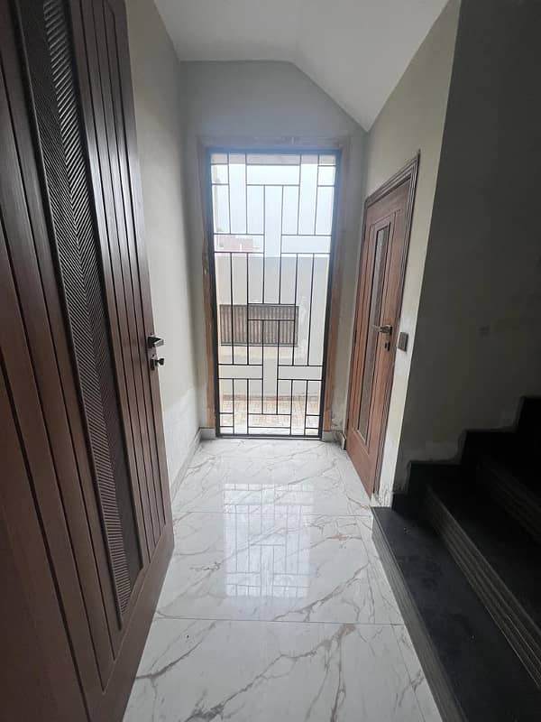 10 Marla Upper Portion Separate Entrance Available For Rent In Lake City Sector M-3 Extension 17