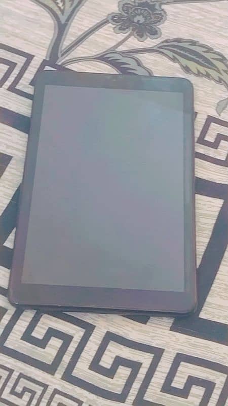 Samsung tablet 10/10 battery 10/10 only 2 months used 1