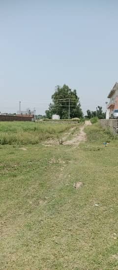 10 Marla plot for sale on new Kali road sun face plot. 0