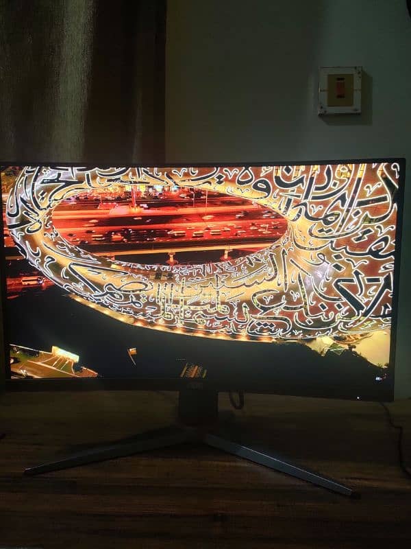 Curved Gaming Monitor Aoc C24G2 In 10/10 Condition 5