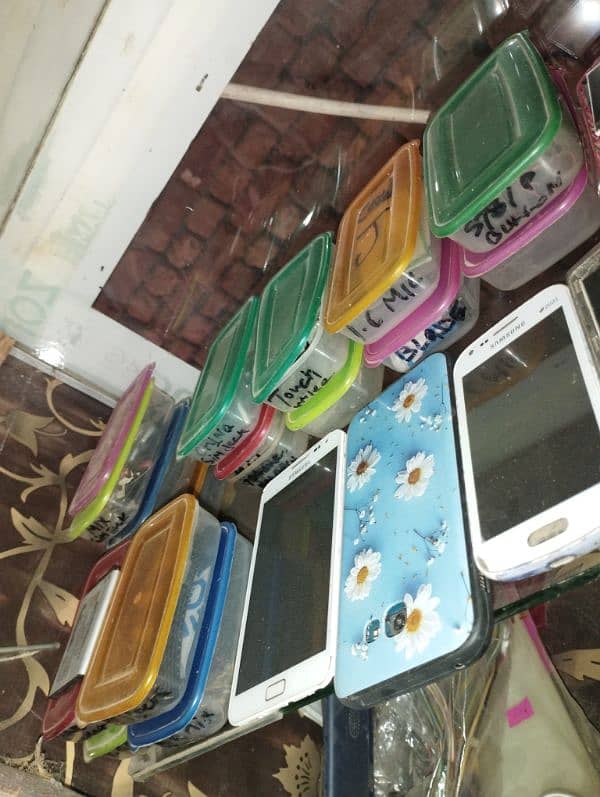 mobile shop ka Saman jis bhi ko shop bananii ho 8