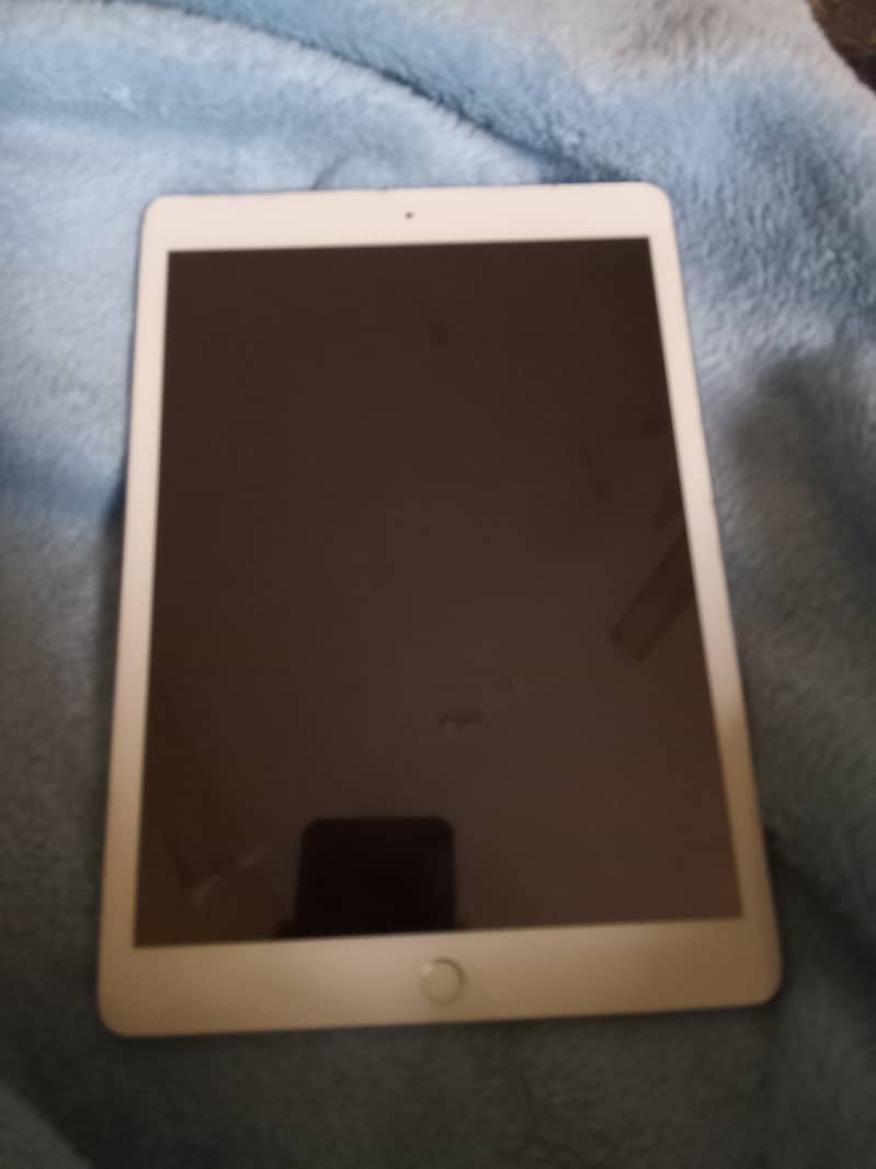 IPAD 8th generation (128gb) 1