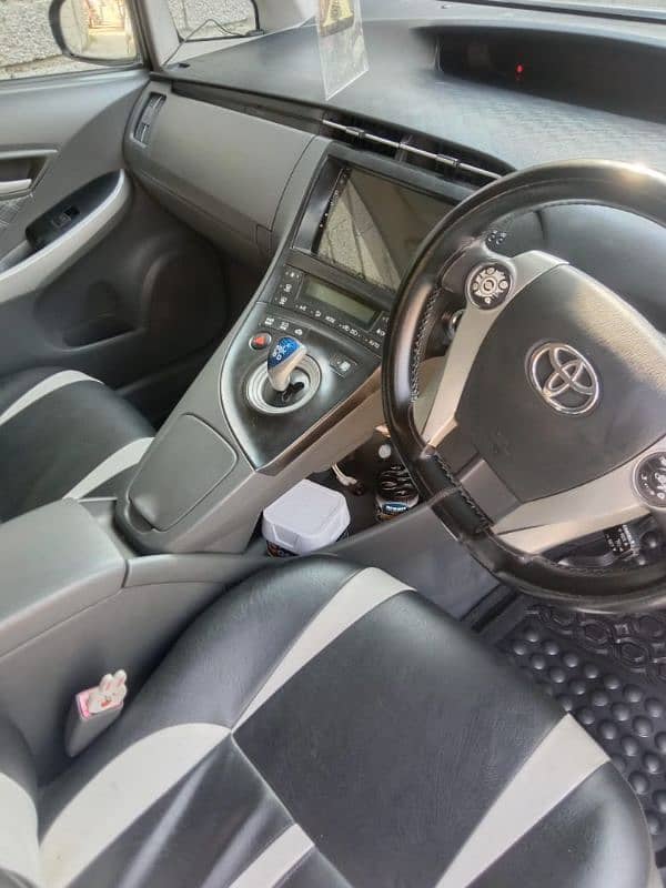 Toyota Prius 2013 1