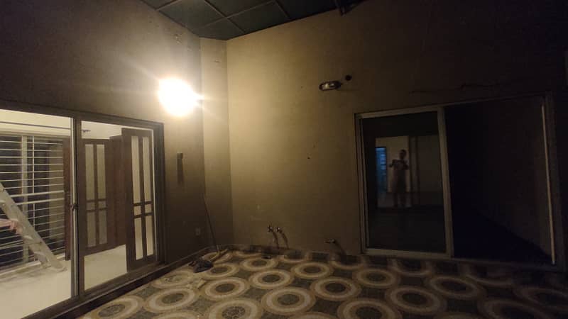 1 Kanal Upper Portion Available For Rent 5