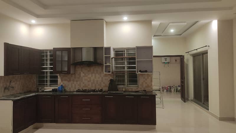 1 Kanal Upper Portion Available For Rent 15