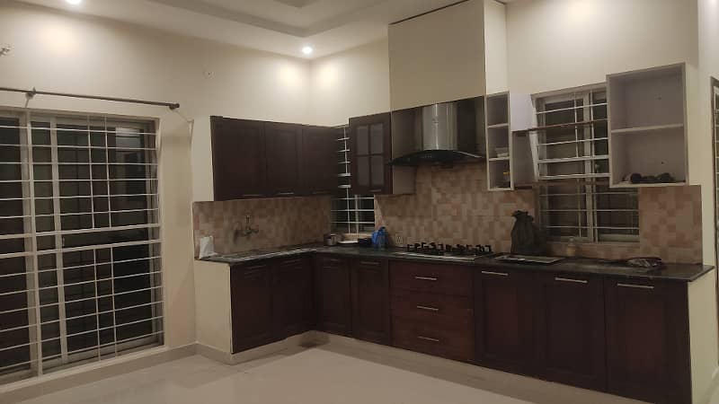 1 Kanal Upper Portion Available For Rent 16