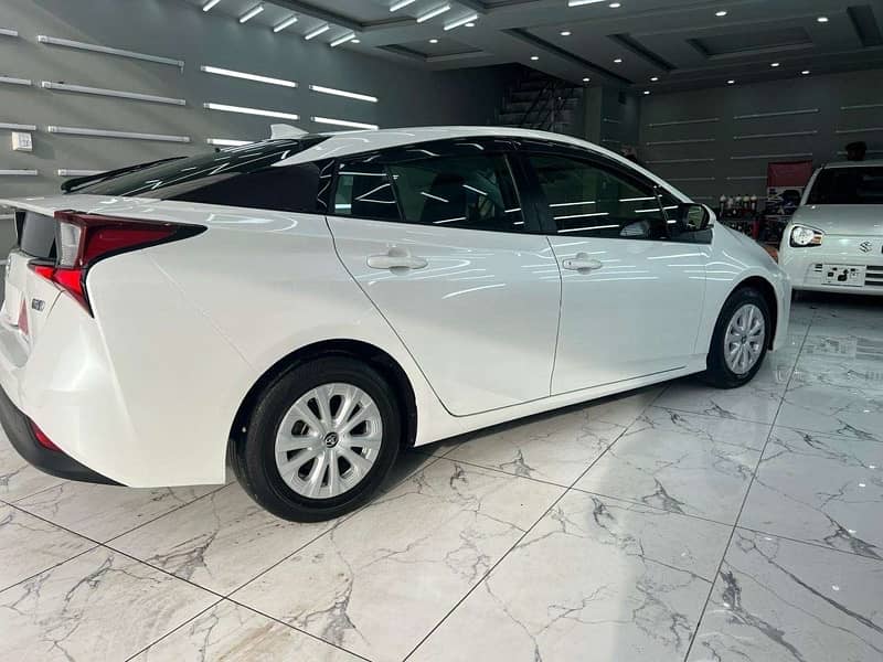 Toyota Prius 2021 1