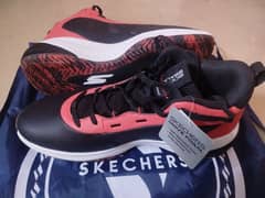 Six League shoes Skechers