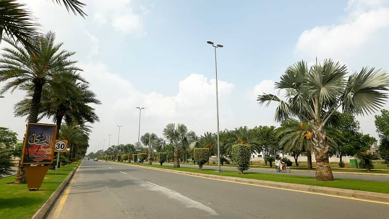 Prime 5 Marla Commercial Plot for Sale in Bahria Town, Lahore 40