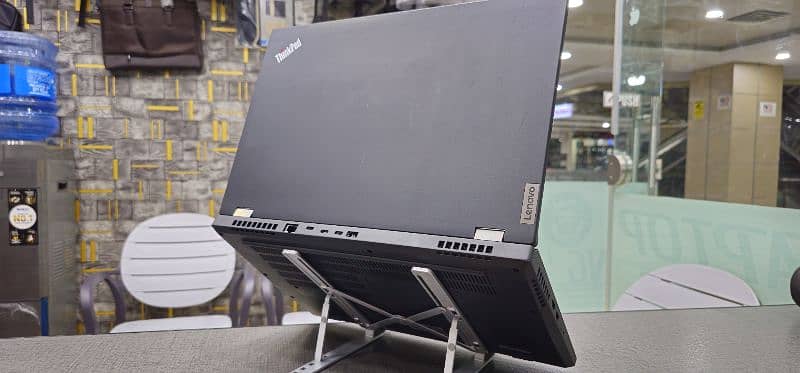 Lenovo ThinkPad P15 Gen 1 Core i7 10th Generation H series 4