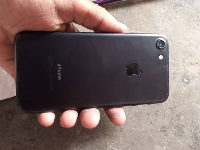 I phone7 32 GB 10.9 condition non pta battery health 86 2