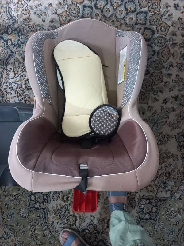 Car seat for upto 3 year olds 0