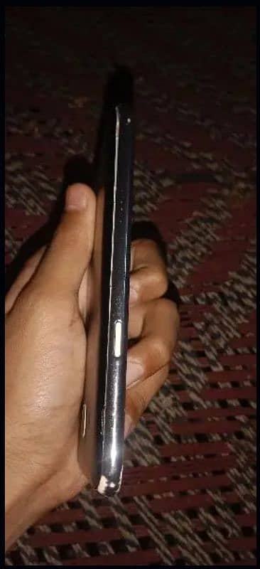 Samsung galaxy j2 just panel kharb hy or panel naya Daly ga 1